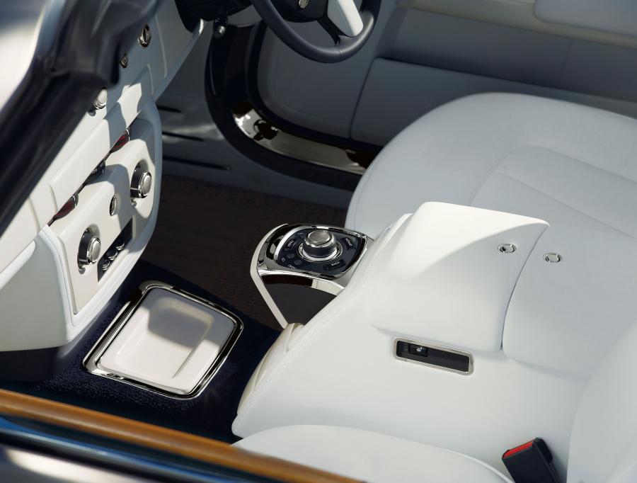  Rolls-Royce Phantom Drophead Coupe 2012 года  (фото 21 из 25)